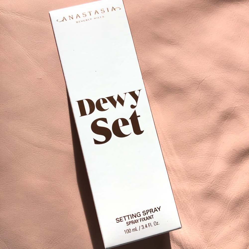 Anastasia Beverly Hills Dewy Set Spray